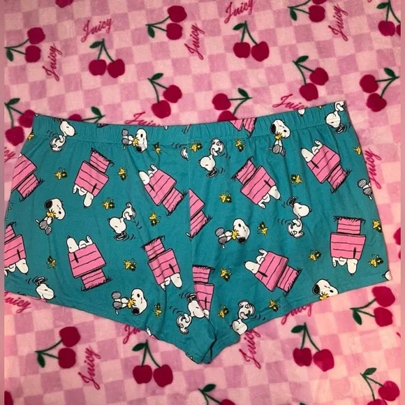 Snoopy Women's Print Sleep Shorts - Picture 5 of 8